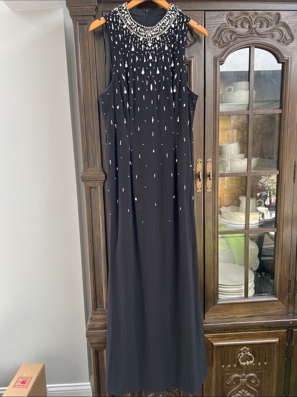 MAC DUGGAL Black Embellished Sleeveless Gown - Picture 5 of 11